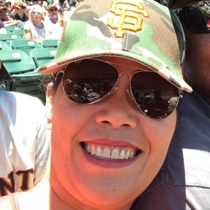 Meet your Posher, Desiree